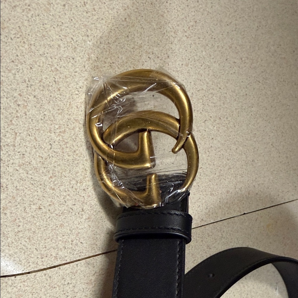 Gucci Black Belt with Gold Interlocking Buckle